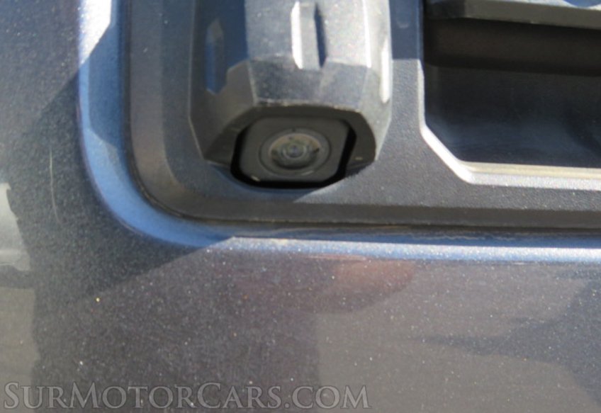 2020 Toyota Tacoma - Image 18