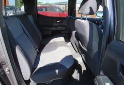 2020 Toyota Tacoma - Image 32