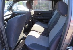 2020 Toyota Tacoma - Image 31