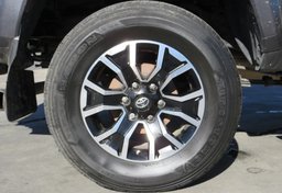 2020 Toyota Tacoma - Image 16