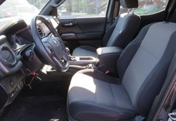 2020 Toyota Tacoma - Image 25