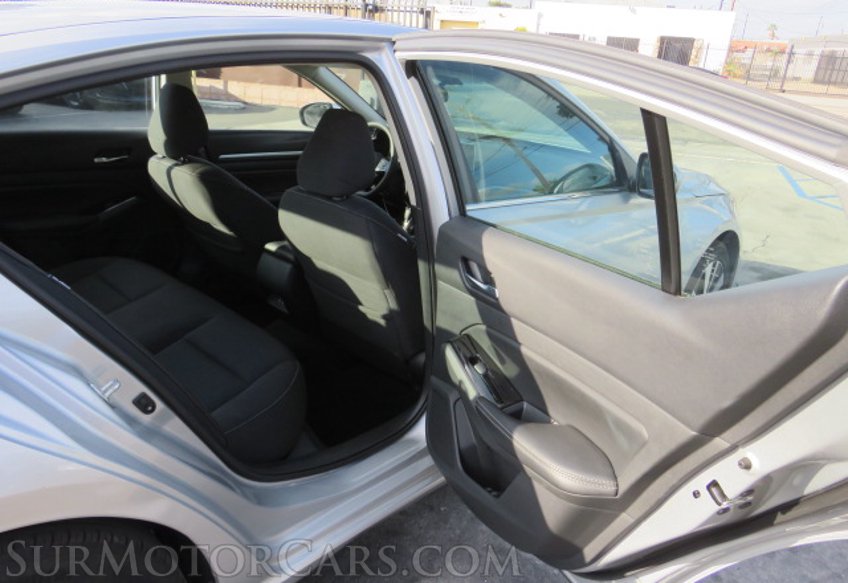 2021 Nissan Altima - Image 23