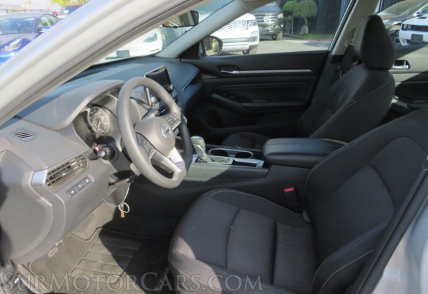 2021 Nissan Altima - Image 24