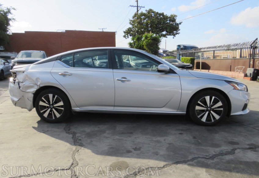 2021 Nissan Altima - Image 5