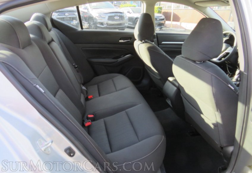 2021 Nissan Altima - Image 31