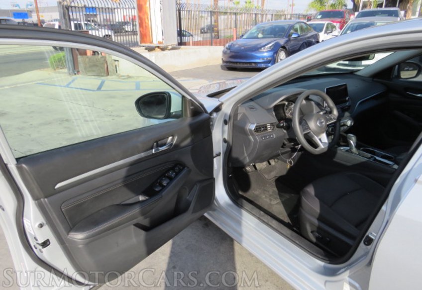 2021 Nissan Altima - Image 20