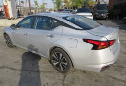 2021 Nissan Altima - Image 7