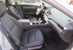 2021 Nissan Altima - Image 25