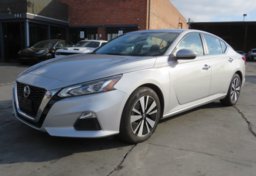 2021 Nissan Altima - Image 3