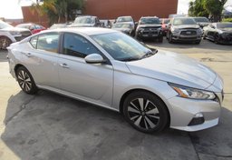 2021 Nissan Altima - Image 2