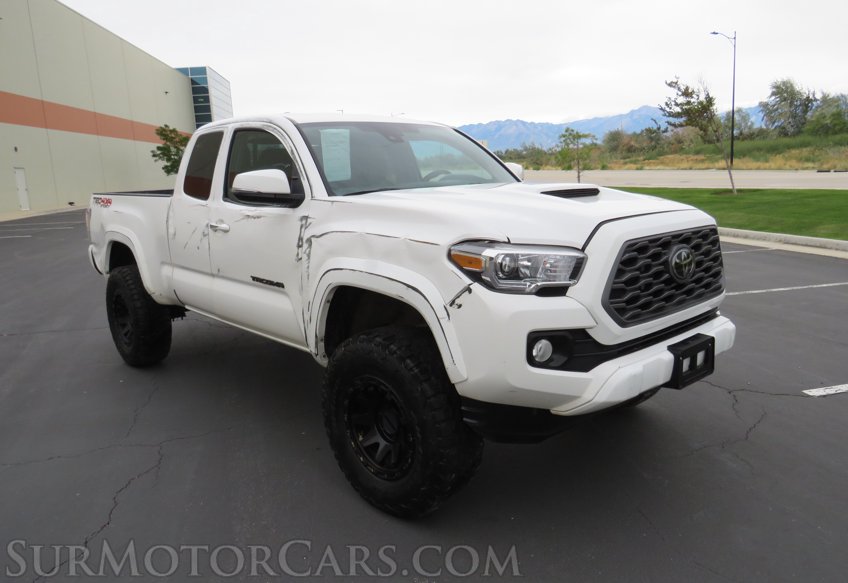 2022 Toyota Tacoma 4WD - Image 3