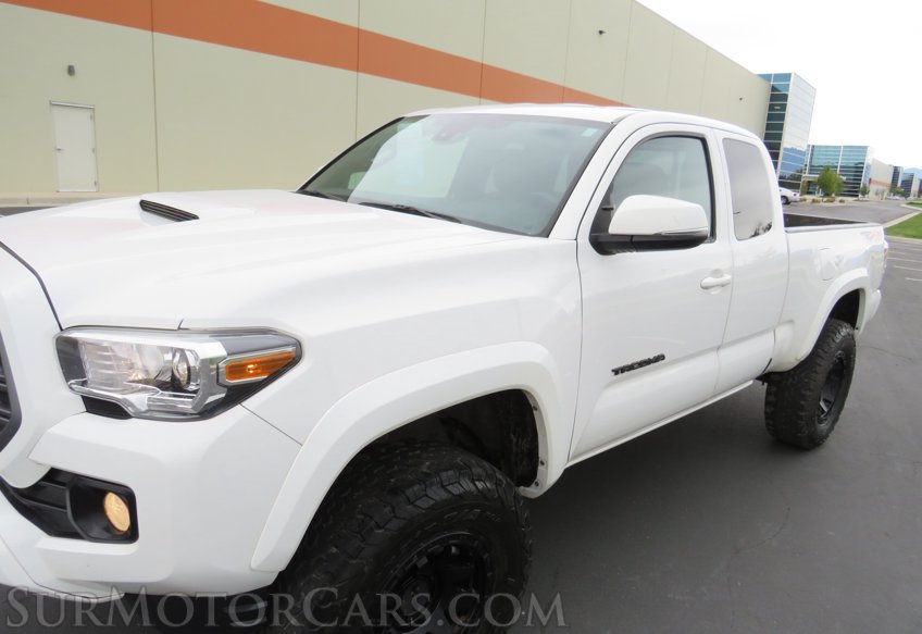 2022 Toyota Tacoma 4WD - Image 15