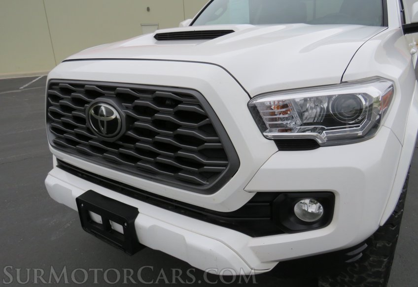 2022 Toyota Tacoma 4WD - Image 16