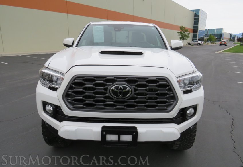 2022 Toyota Tacoma 4WD - Image 14