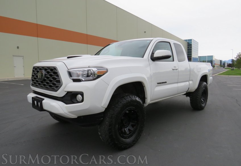 2022 Toyota Tacoma 4WD - Image 4