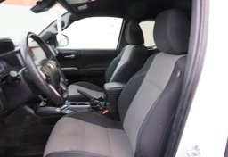 2022 Toyota Tacoma 4WD - Image 32