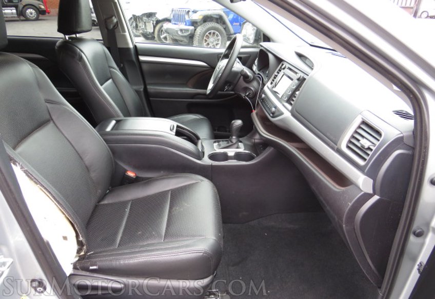 2019 Toyota Highlander - Image 23
