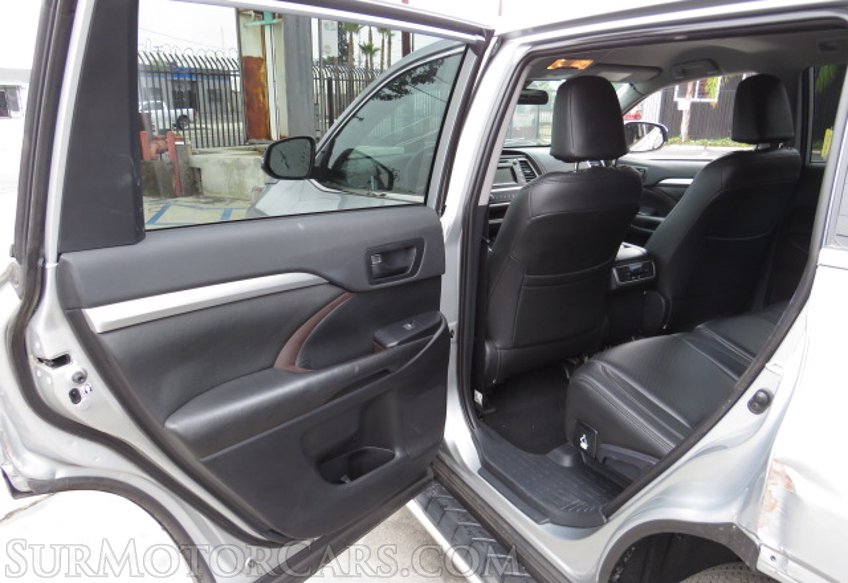 2019 Toyota Highlander - Image 20