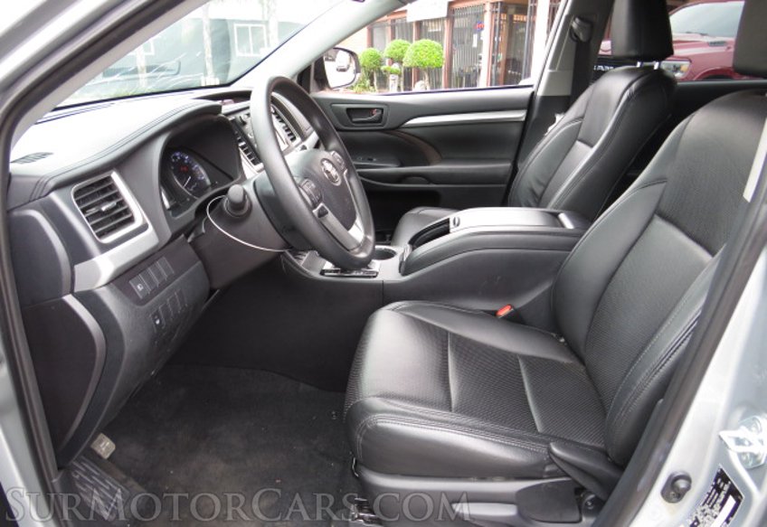 2019 Toyota Highlander - Image 24