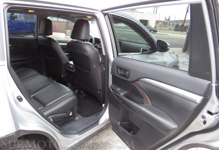 2019 Toyota Highlander - Image 21