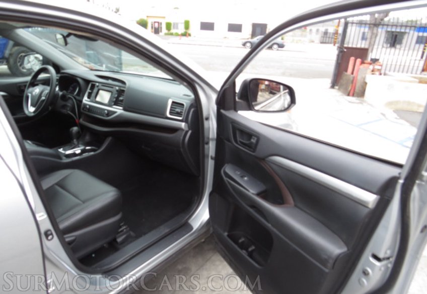 2019 Toyota Highlander - Image 19