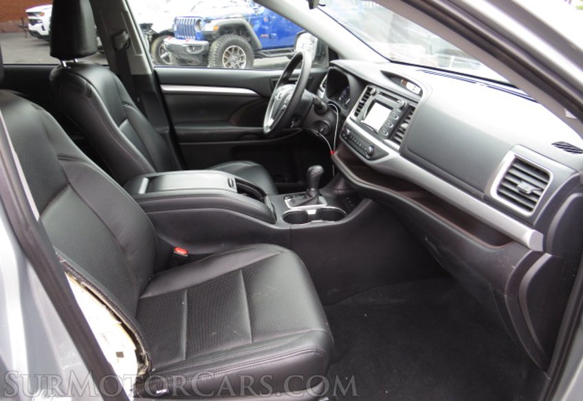 2019 Toyota Highlander - Image 25