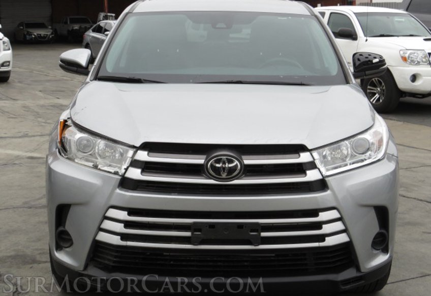 2019 Toyota Highlander - Image 9