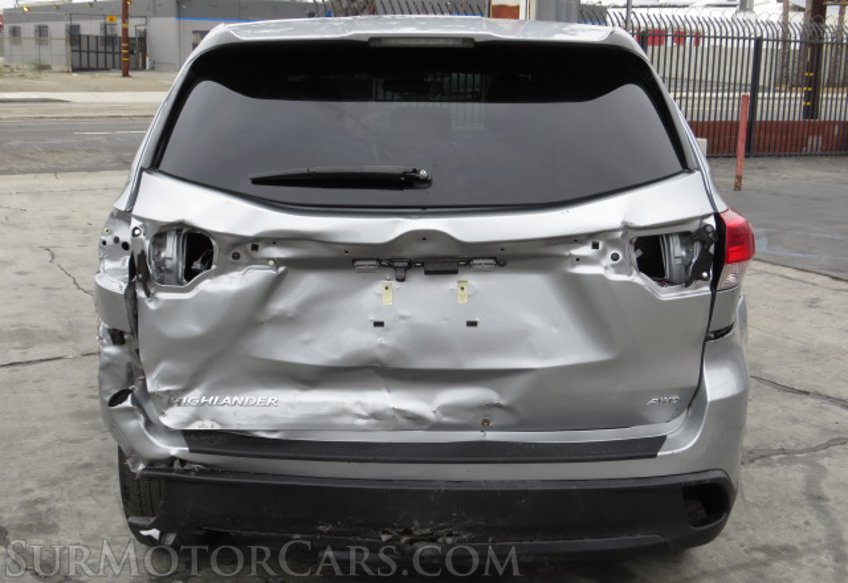 2019 Toyota Highlander - Image 10