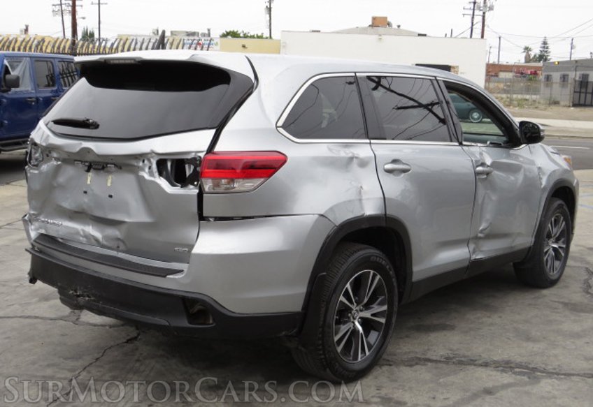 2019 Toyota Highlander - Image 8