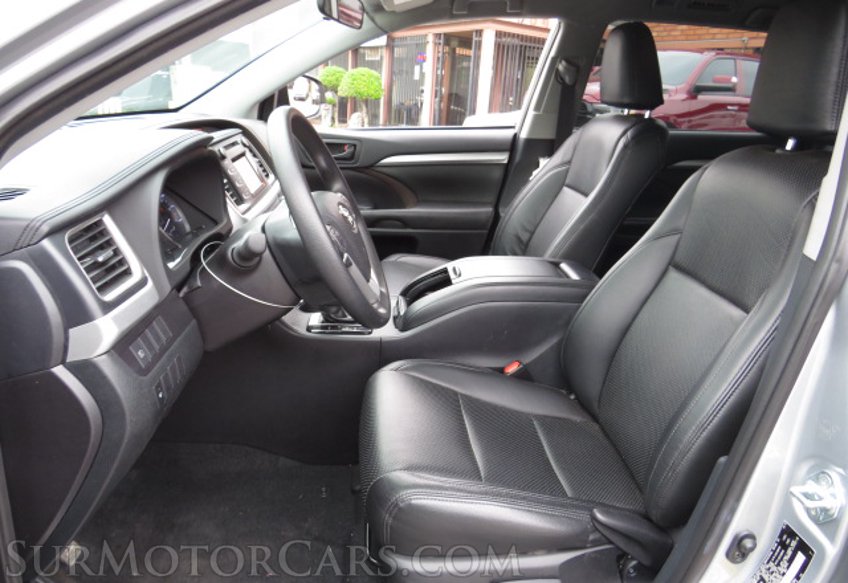 2019 Toyota Highlander - Image 22