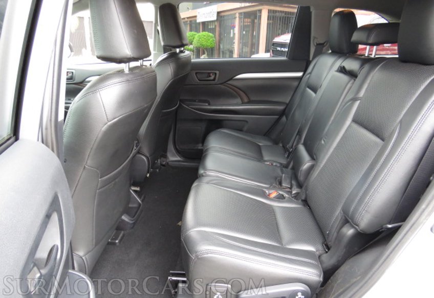 2019 Toyota Highlander - Image 26