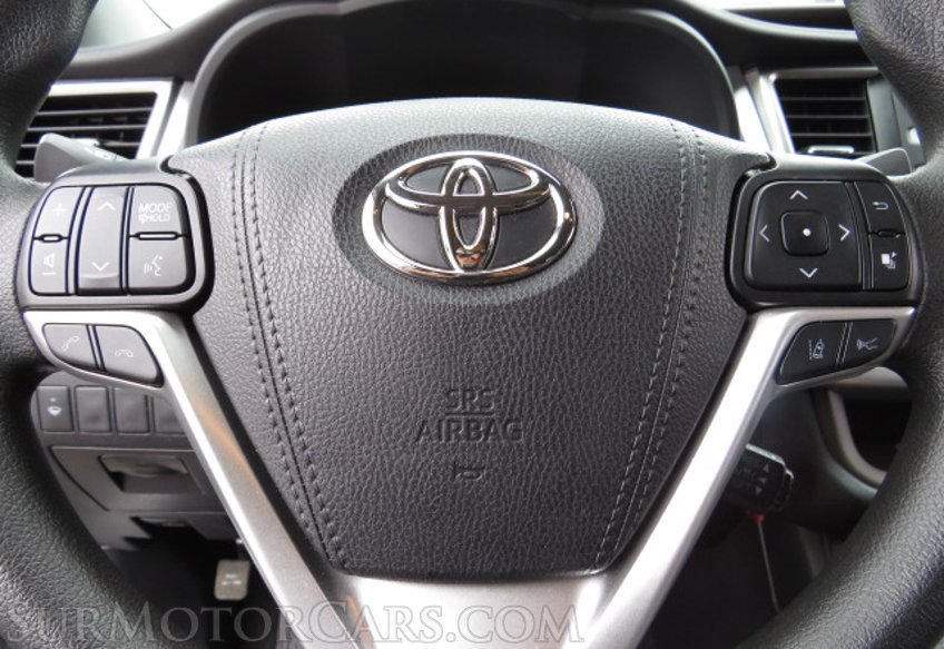 2019 Toyota Highlander - Image 33