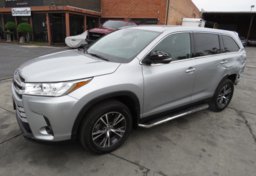 2019 Toyota Highlander - Image 1