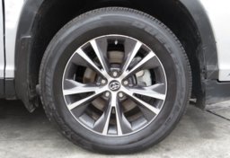 2019 Toyota Highlander - Image 16