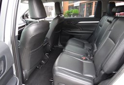 2019 Toyota Highlander - Image 28