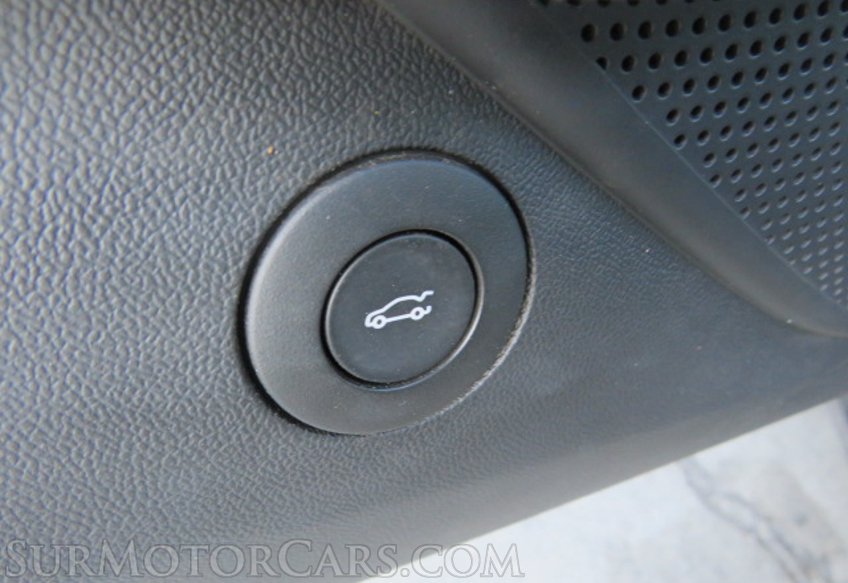 2020 Chevrolet Camaro - Image 39