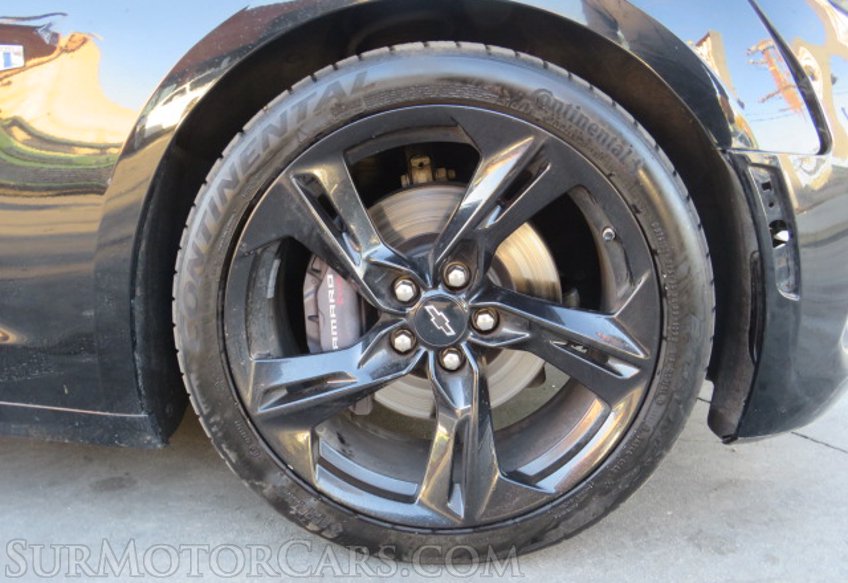 2020 Chevrolet Camaro - Image 18