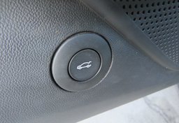 2020 Chevrolet Camaro - Image 39