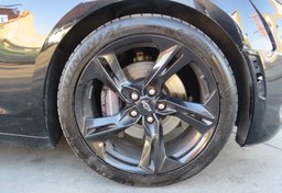 2020 Chevrolet Camaro - Image 18