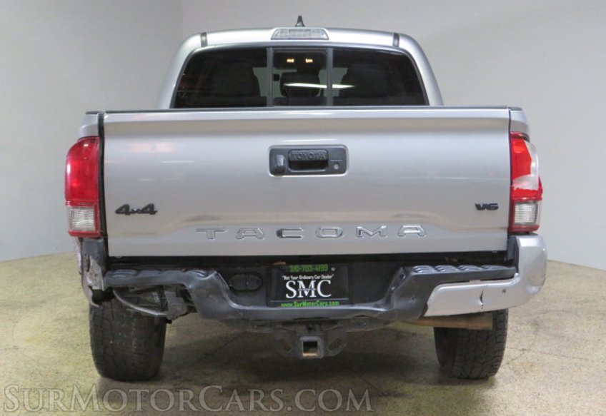 2021 Toyota Tacoma - Image 12