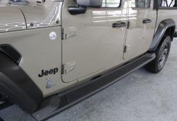 Thumbnail of 2020 Jeep Gladiator