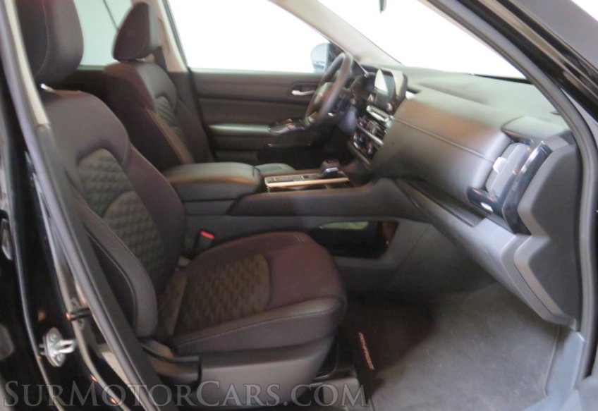 2022 Nissan Pathfinder - Image 24