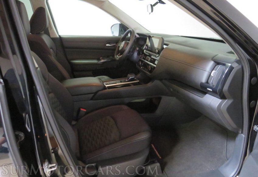 2022 Nissan Pathfinder - Image 26