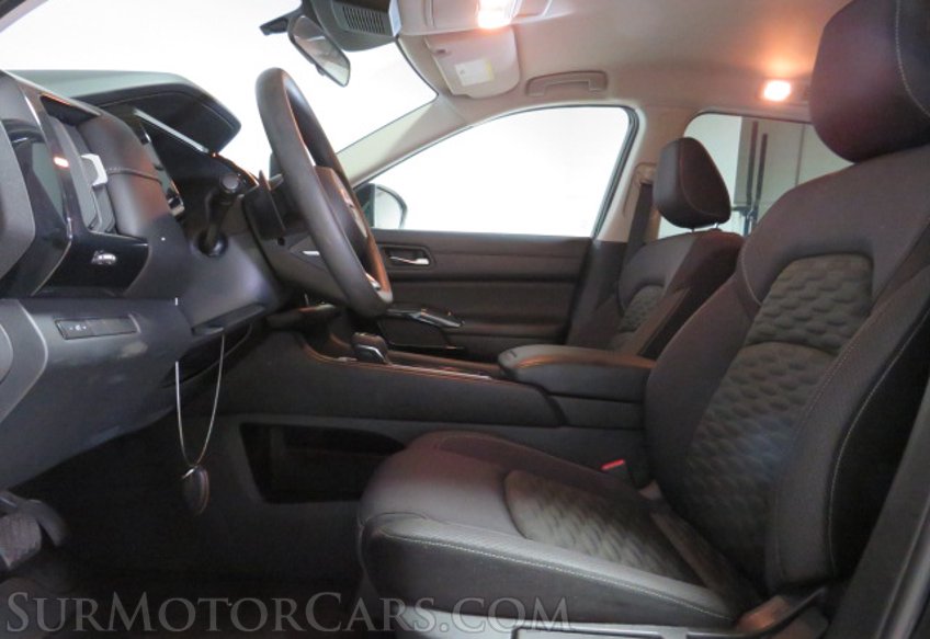 2022 Nissan Pathfinder - Image 23