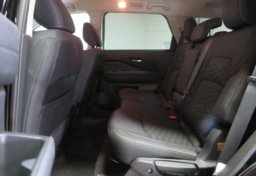 2022 Nissan Pathfinder - Image 27