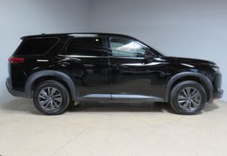 2022 Nissan Pathfinder - Image 11