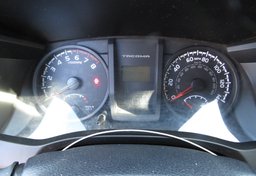 2017 Toyota Tacoma - Image 28