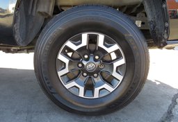 2017 Toyota Tacoma - Image 16