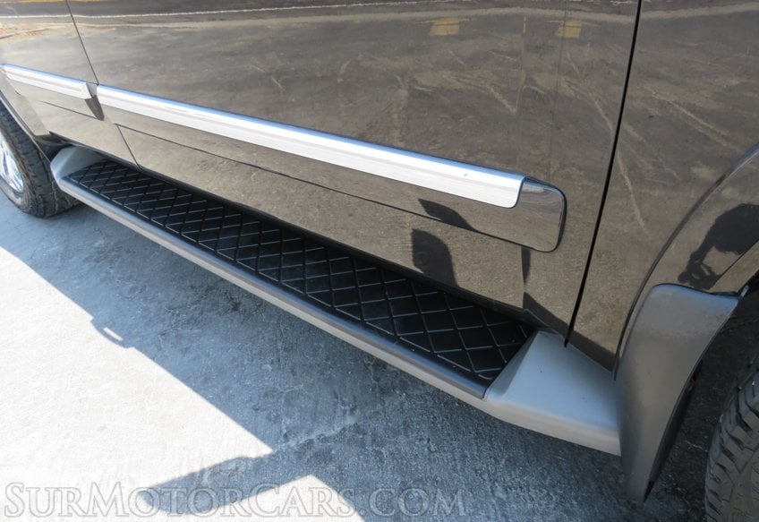 2015 Nissan Armada - Image 21