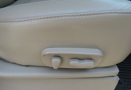2015 Nissan Armada - Image 47